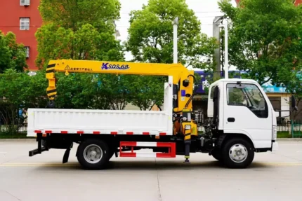ISUZU 3.2 Ton Truck Mounted Crane
