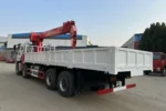 ISUZU Front-Four-Rear-Eight 12-ton Crane Truck - Image 4